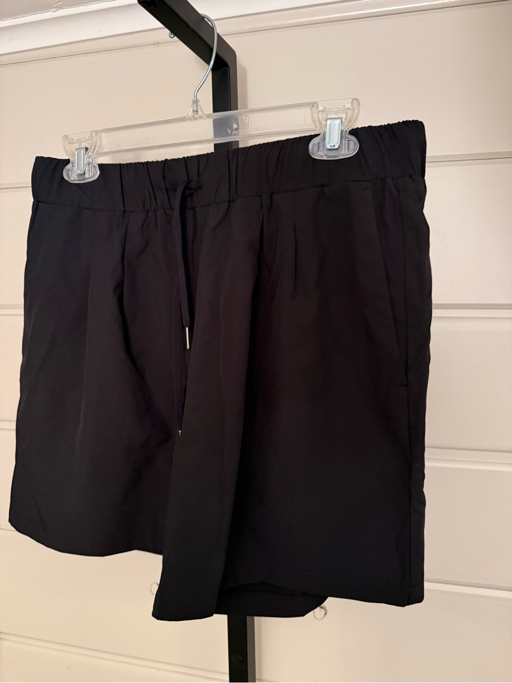 HALARA Black Elastic-Waist Drawstring shorts